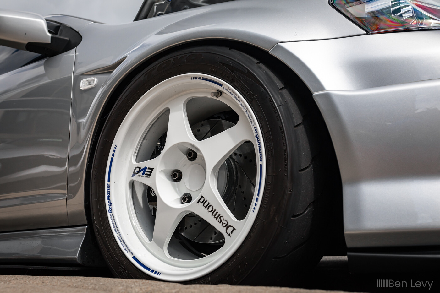 White Desmond Regamaster Evo II Wheel on Acura RSX Type-S